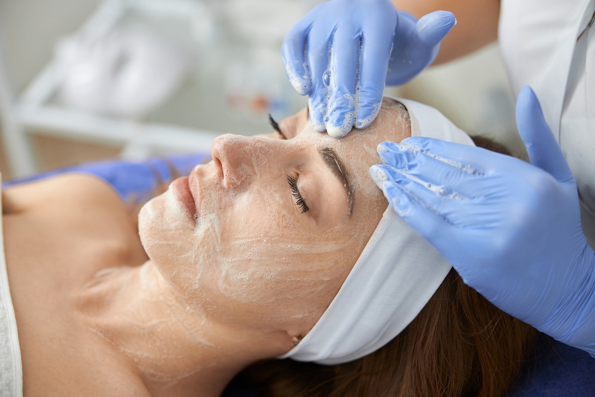 Deep Facial Cleaning process illustration