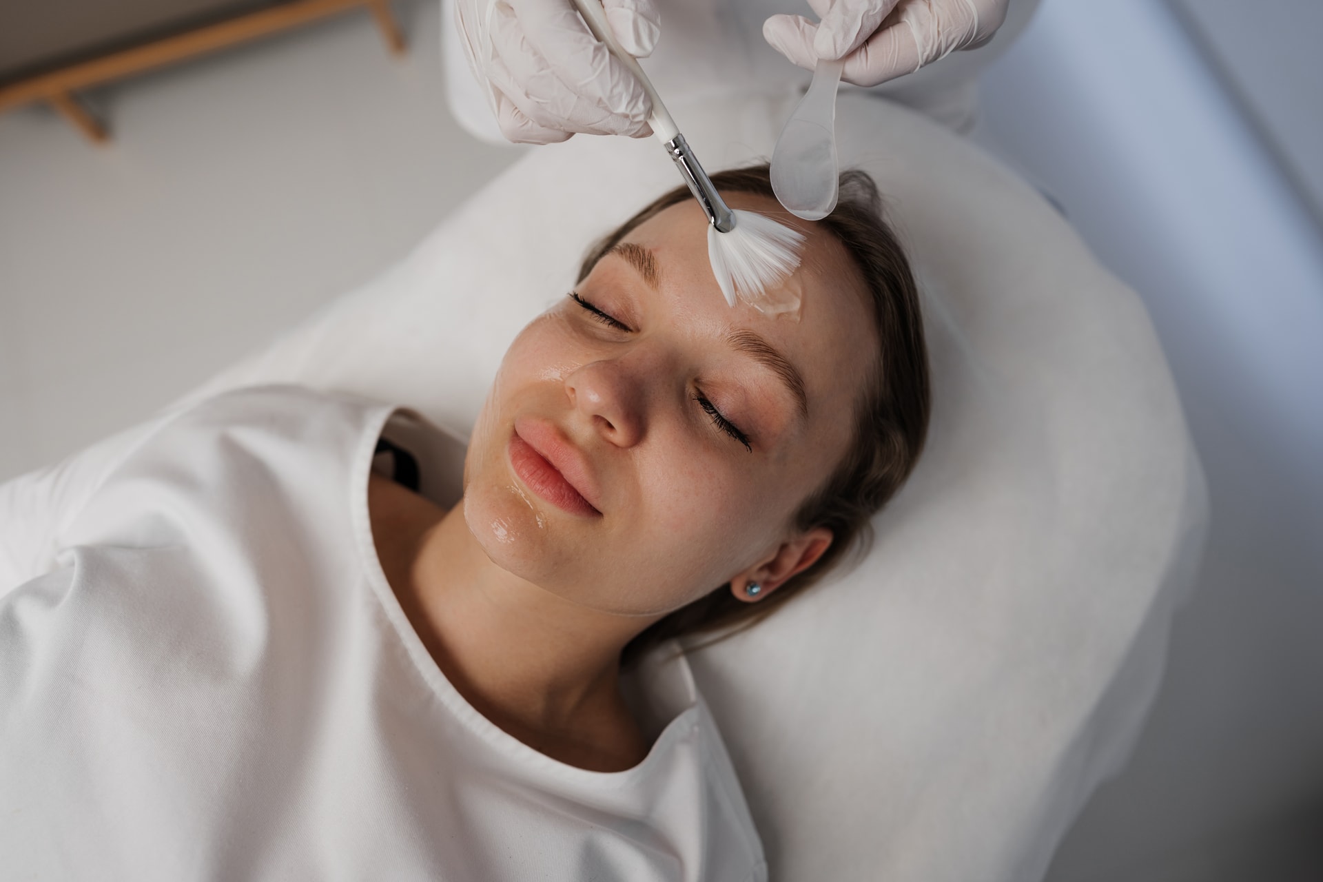 Facial Cleaning + Noon Acid Peel process illustration